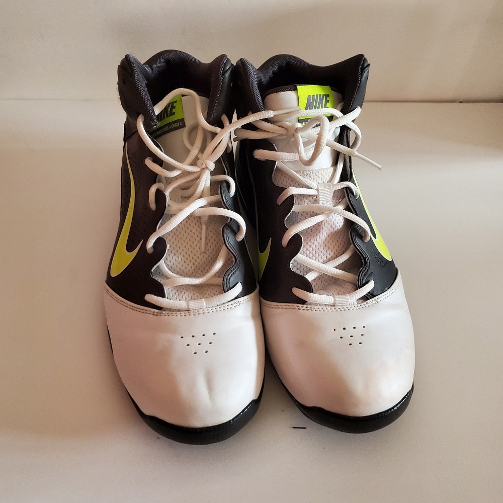 Nike air max sneakers for men size 11 white and black with green logo